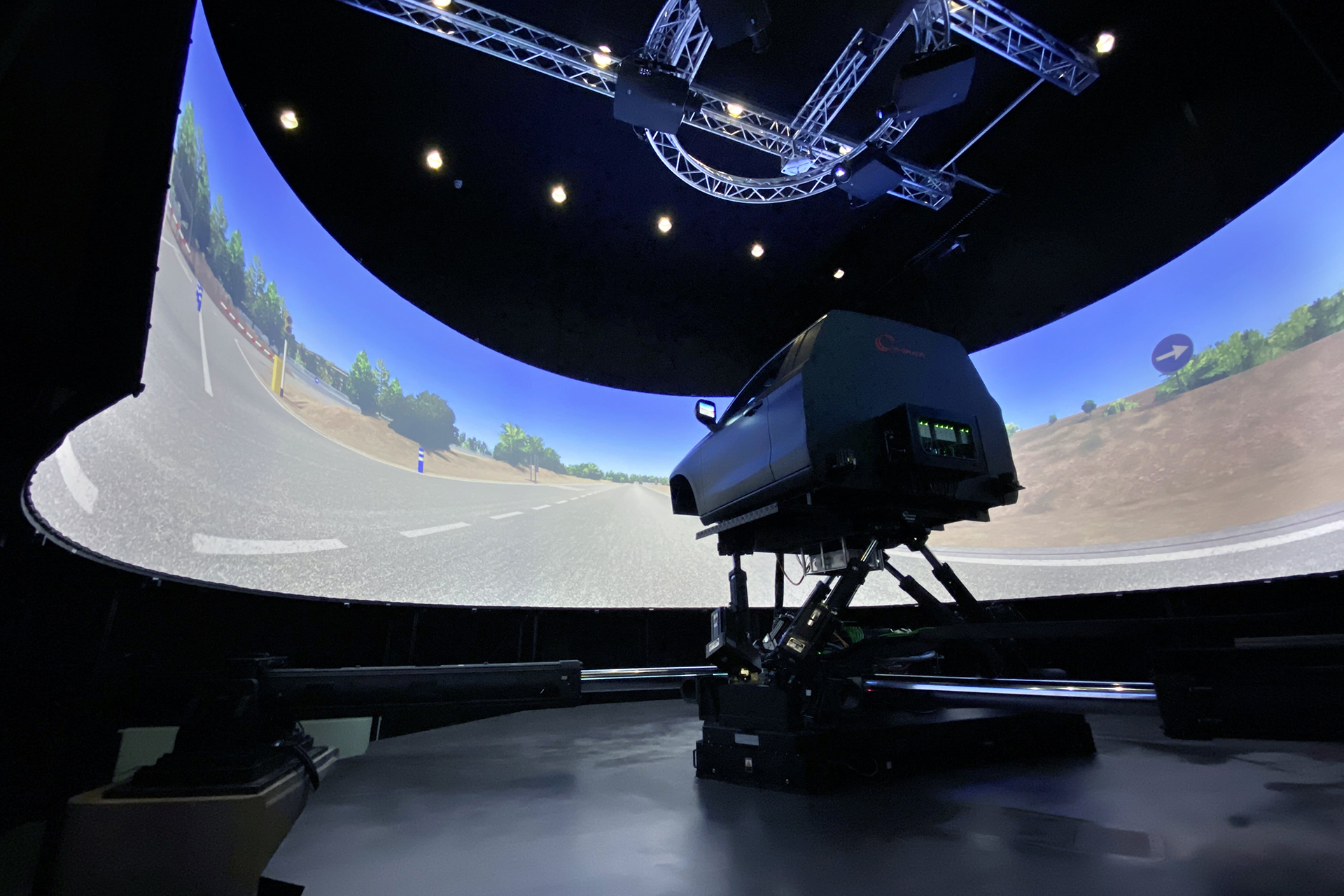 VI-grade Announces Installation of DiM250 DYNAMIC Driving Simulator at Ford  Motor Company